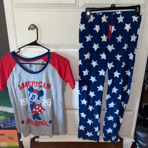 Disney pajama set - Picture 3 of 4